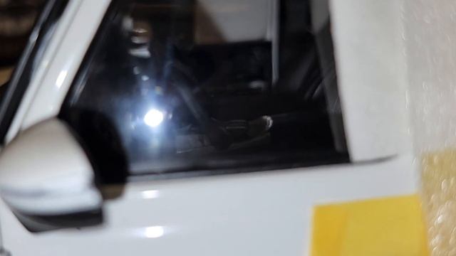Mercedes-AMG G63 2018 (Scale 1/18) by MINICHAMPS Diecast - Unboxing смотреть онлайн