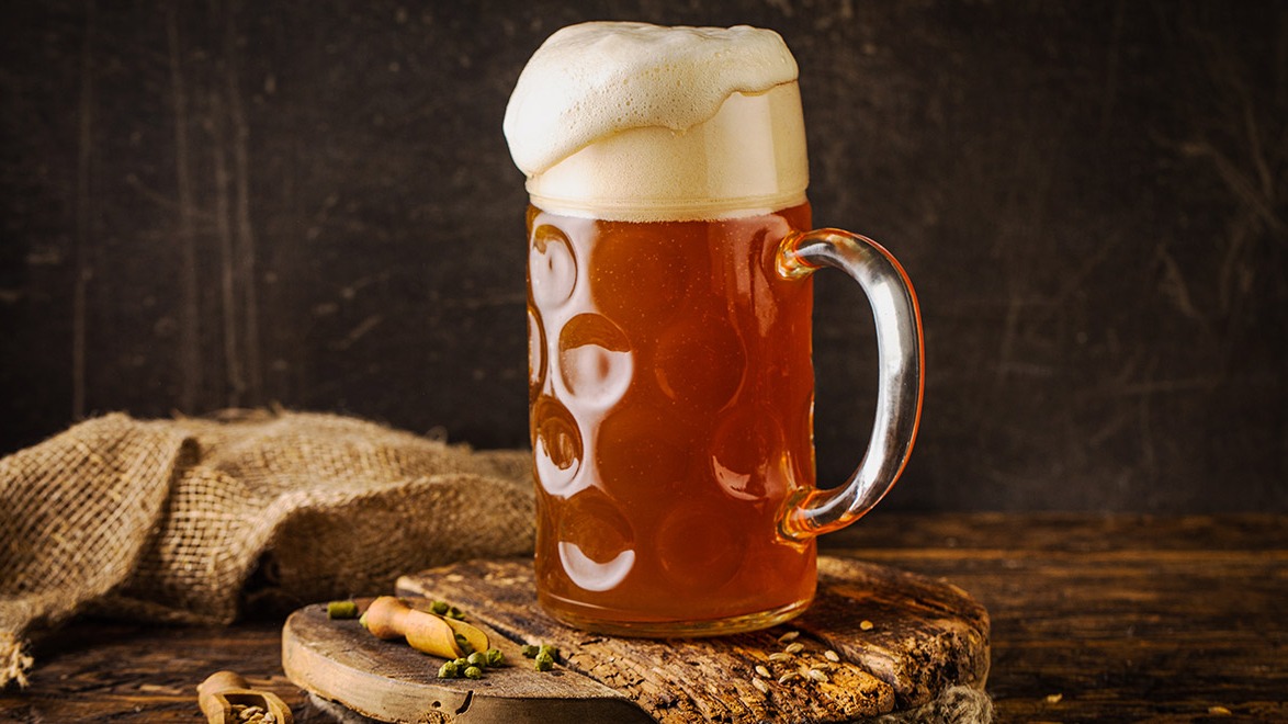 Пью пиво, играю в гачу, общаюсь со зрителями :з смотреть онлайн