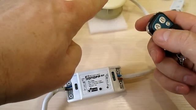 "УМНЫЙ ДОМ",WiFi РЕЛЕ С ПУЛЬТОМ Д.У "SONOFF". смотреть онлайн