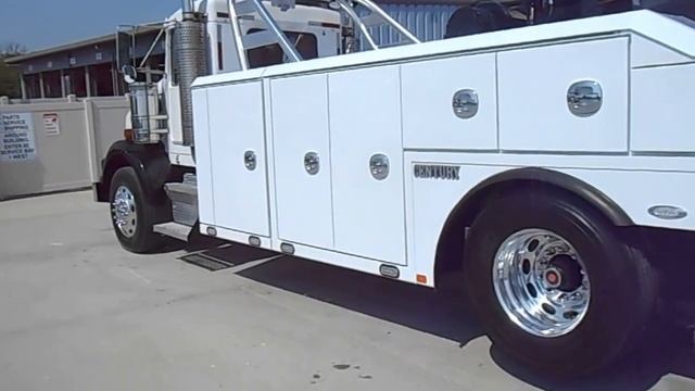 2007 Kenworth T800 with NEW 2015 Century 9055 смотреть онлайн