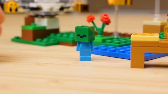 The Bee Cottage! LEGO Minecraft 21241 смотреть онлайн