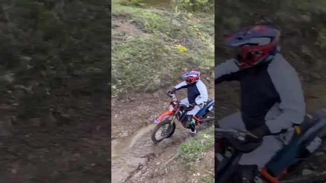 весёлый переезд через ручей в горах смотреть онлайн