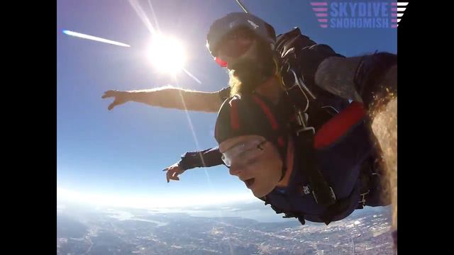 Kyle Roberts's Tandem skydive! смотреть онлайн