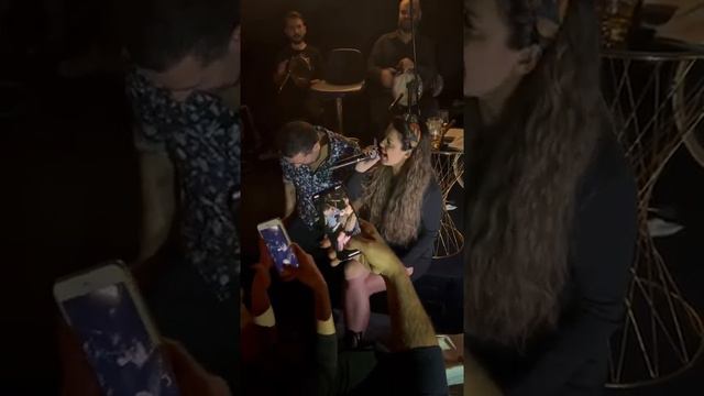 Ümit Yaşar Gel Bahtımın Kar Beyazı Kızdaki Sese Dikkat