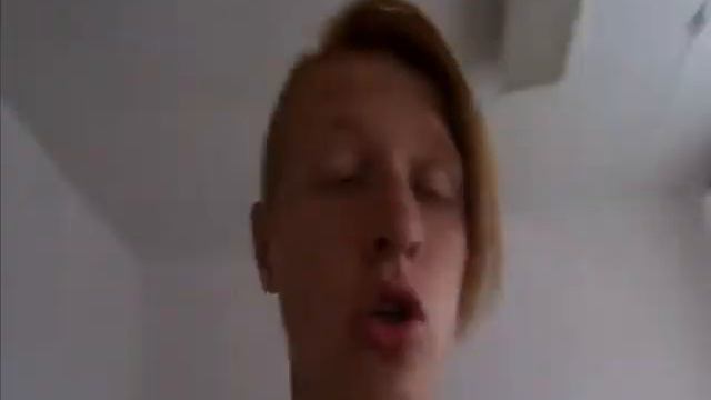 Уехал от родителей в Киев с другом в 15!!!! Лучшебы он не ел эту булку смотреть онлайн