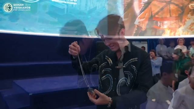ДИМАШ В ШКОЛЕ ✨"Сначала нужно жениться..." и другие интересные мысли✨ПЕРЕВОД смотреть онлайн