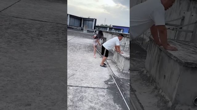 胖哥是真的不知道怜香惜玉啊！直接给美女打出眼泪了！#26