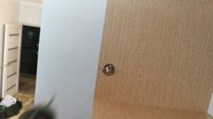 Установка на фасад газлифта на кухонный навесной ящик