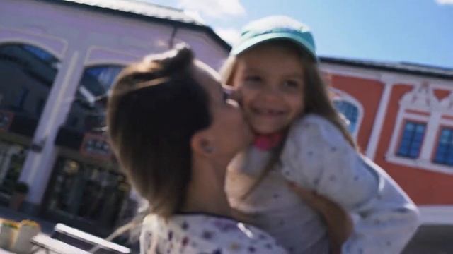 Семейный шопинг в Outlet Village Белая Дача. смотреть онлайн