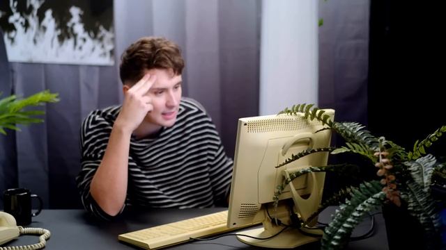 ROASTING Your Tinder Profiles смотреть онлайн