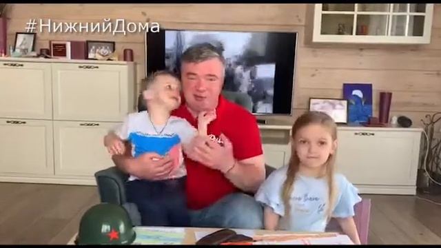 Артём Кавинов: «Вместе с журналистами мы передали тем, кто на «передовой», порядка 9 000 масок» смотреть онлайн
