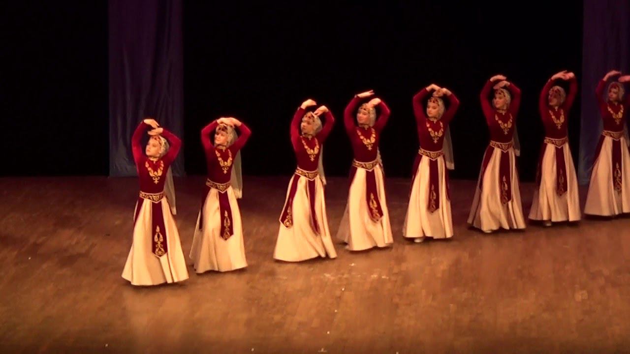 Армянский танец
