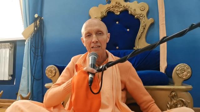 В Экадаши «детская» норма - 25 кругов. СТАРАЙТЕСЬ повторять БОЛЬШЕ и ВНИМАТЕЛЬНО | Экадаши | БАКГМ смотреть онлайн