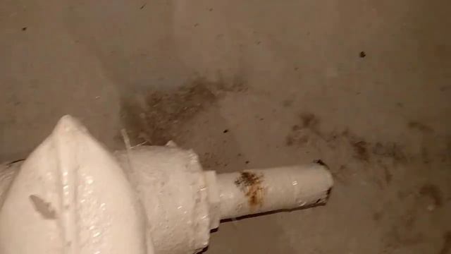 Эксперимент как и ОБЕЩАЛ... " ПРОДЫРЯВИТЬ " свищ отверткой.))) смотреть онлайн