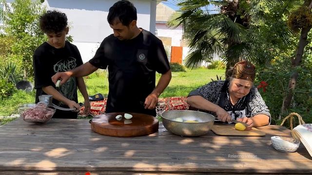 HARVESTING WILD BLACKBERRY AND GRANDMA MAKING COMPOTE! RURAL VILLAGE LIFE! COUNTRYSIDE FAMILY LIVIN смотреть онлайн