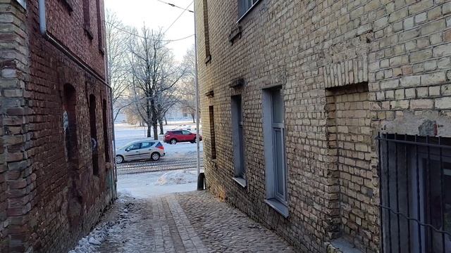 Narrow street. Acropolis. Самая узкая улочка в Московском форштадте. Т/Ц AKROPOLE. смотреть онлайн