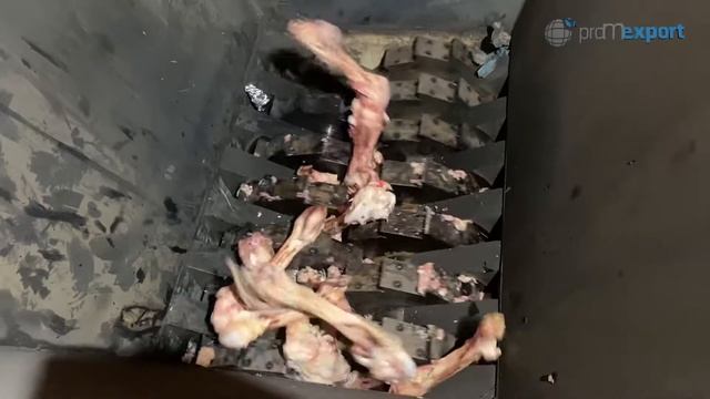 Двухвальный шредер. Дробление костей крупного скота. Shredder. Crushing Of The Bones Of Cattle