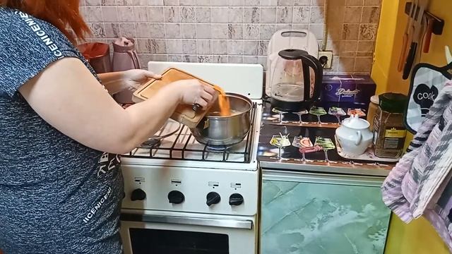 УХА ИЗ ЕРШЕЙ. ОЧЕНЬ ВКУСНЫЙ РЫБНЫЙ СУП. смотреть онлайн