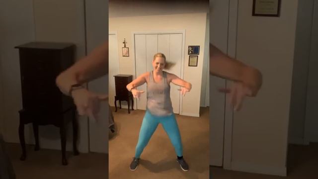 “Hotel room service” by Pitbull /dance fitness with JoJo Welch смотреть онлайн