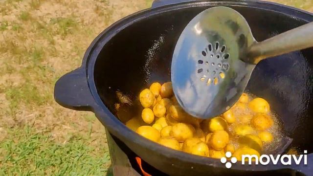 Влог. На даче готовим в казане печень с луком . смотреть онлайн