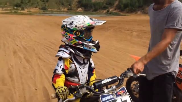 #Интрига КТО? with Flower of Life Motocross School смотреть онлайн