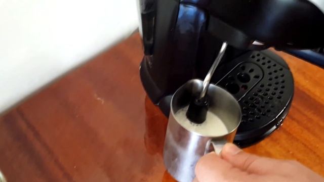 Delonghi EC 220 CD - Приготовление Espresso и Cappuccino (Эспрессо и капучино) смотреть онлайн