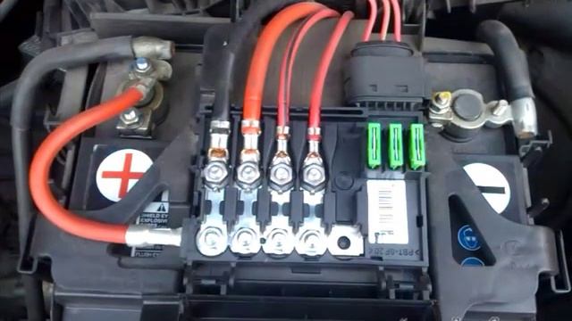 Предохранители на аккумуляторе Шкода Октавия смотреть онлайн