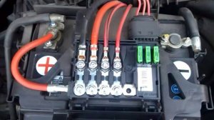 Предохранители на аккумуляторе Шкода Октавия