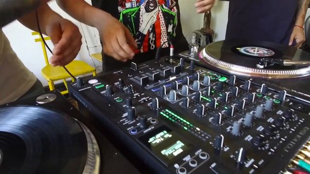 Denon VL12PRIME - Skratch School смотреть онлайн
