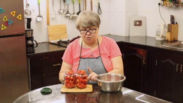 Клубника в собственном соку без сахара на зиму. смотреть онлайн