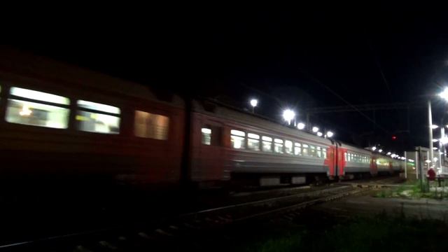 "Тёмным вечером!" Электропоезд ЭД4М-0334 сообщением "Захарово - Москва Курская" смотреть онлайн