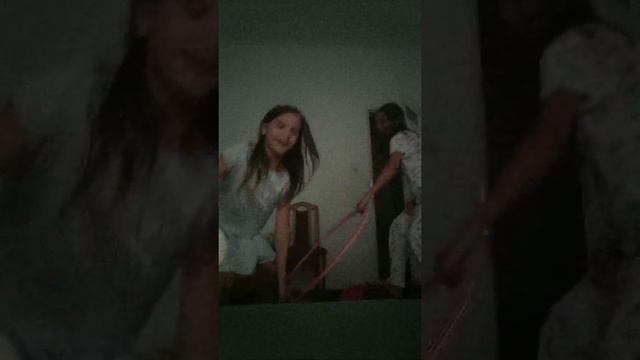 челлендж кто больше прокрутит хулахуп смотреть онлайн