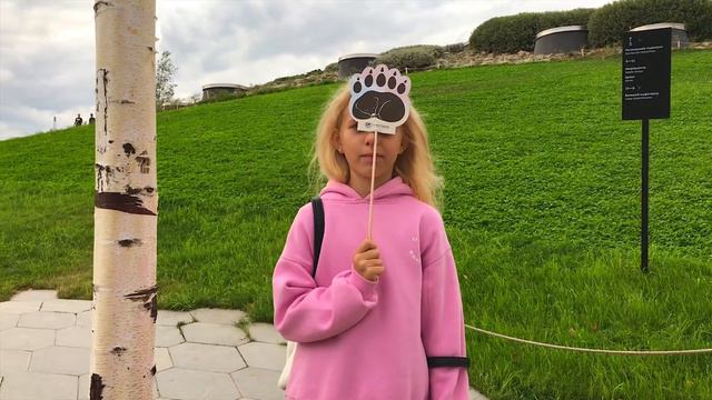 Посмотрели что такое парк Зарядье, погуляли по Красной площади смотреть онлайн