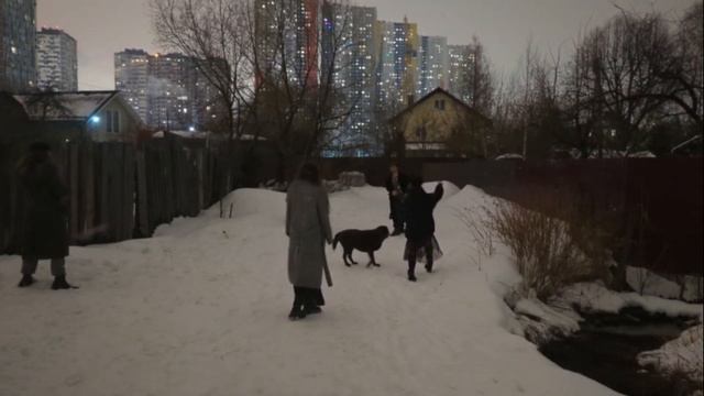 было десять часов вечера, мы играли в другом городе в снежки смотреть онлайн