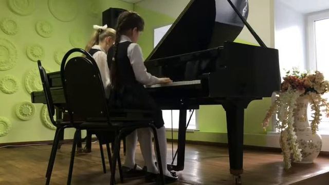 Песня казаки в Берлине в исполнение С. Рамзиной и П. Феденой смотреть онлайн