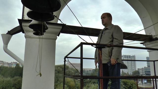 колокольный звон к литургии 15.09.24 смотреть онлайн