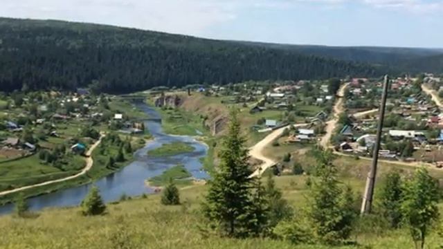 Кусье-Александровский Пермский край / Взгляд сверху на поселок с Гляденовой горы смотреть онлайн