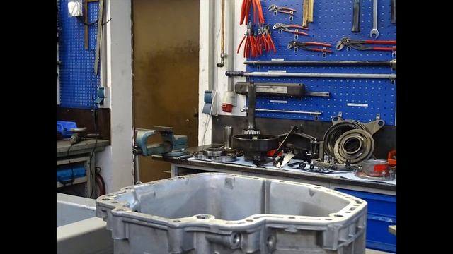 Getriebeinstandsetzung Mercedes Benz Actros G211-16 - Reparatur LKW Automatikgetriebe - LKW Service смотреть онлайн