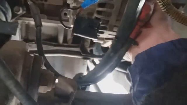 Замена генератора Mitsubishi Montero Sport смотреть онлайн