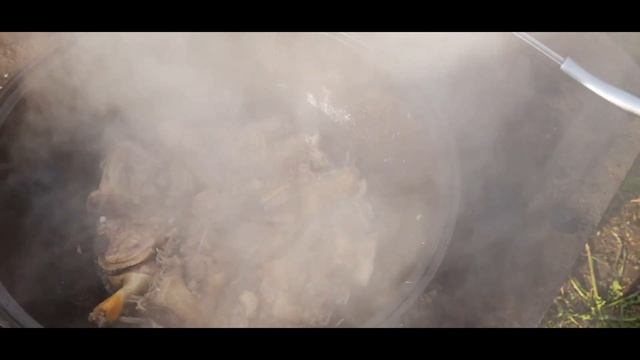 Плов из утки в казане, на костре! смотреть онлайн