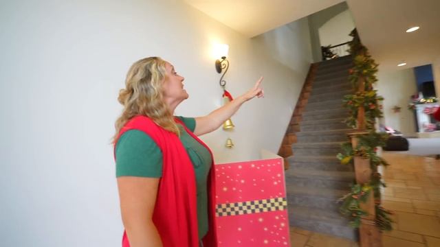 We ADOPTED the GRINCH, but my KIDS get JEALOUS! смотреть онлайн