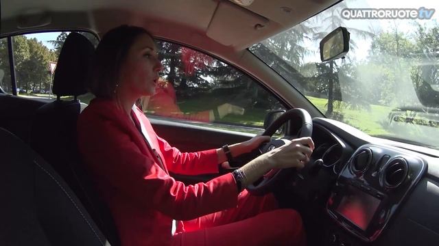 Dacia Sandero Laureate 2017: Quanto è 