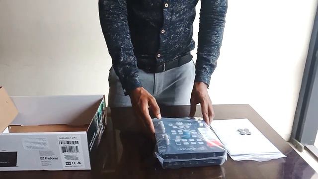 Unboxing PreSonus ioStation 24c Audio Interface смотреть онлайн