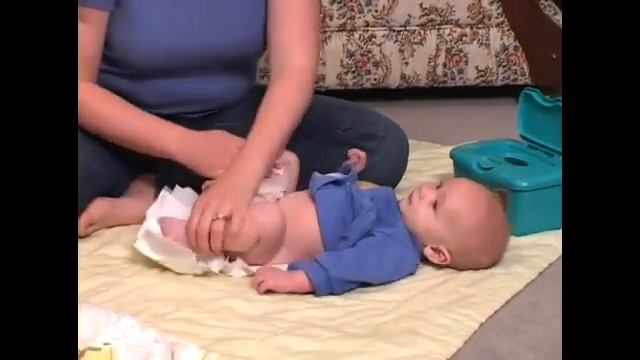Tips for Changing Diapers of a Newborn Baby смотреть онлайн