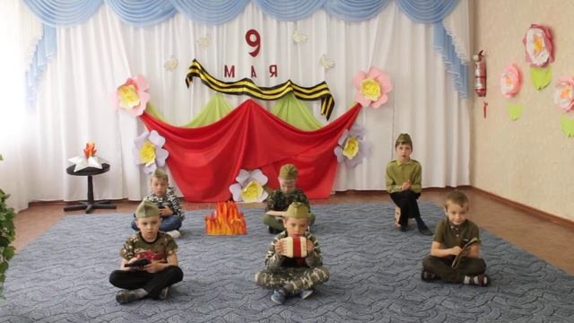 Стихотворение "Дорогие мои родные" (старшая группа) смотреть онлайн