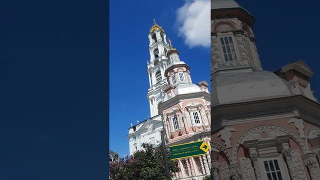 День Святой Троицы. Патриаршее Богослужение в Свято-Троицкой Сергиевой Лавре. смотреть онлайн