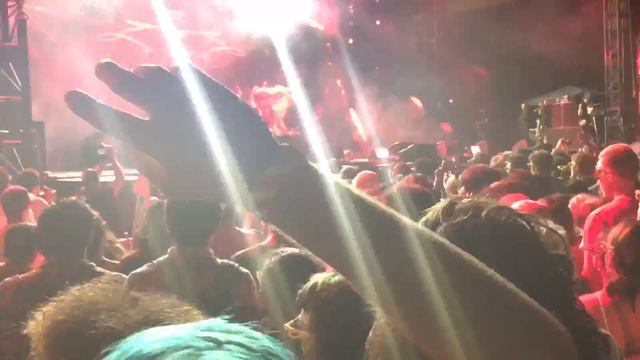 Flying Lotus FYF 3-D Set is Bonkers смотреть онлайн