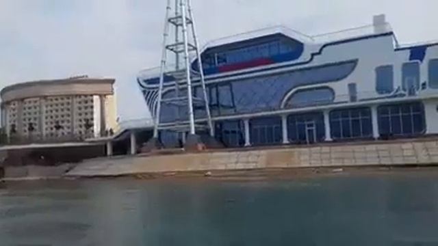 На моторной лодке на Сир-Дарья смотреть онлайн