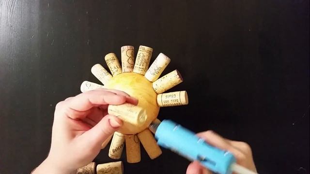 Как сделать шар для декора из винных пробок самостоятельно (мастер-класс) смотреть онлайн