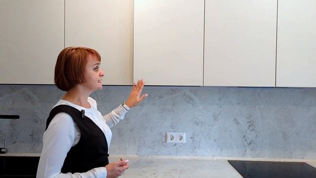 Обзор прямой кухни под потолок с фасадами AGT Supramat смотреть онлайн